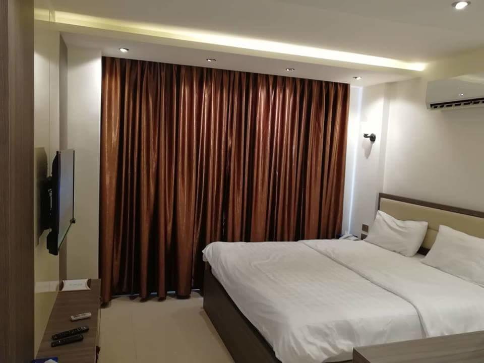 Hotel Seven Days