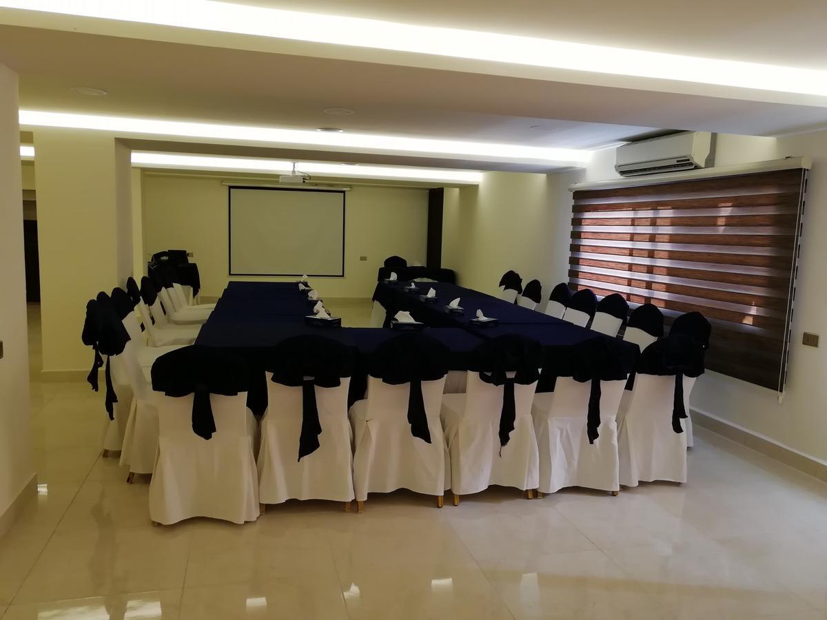Seven Days Hotel 4*