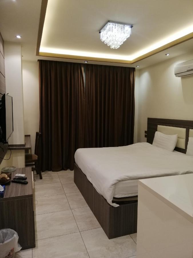 Hotel Seven Days 4*